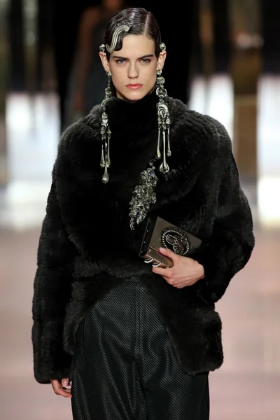Look 2
